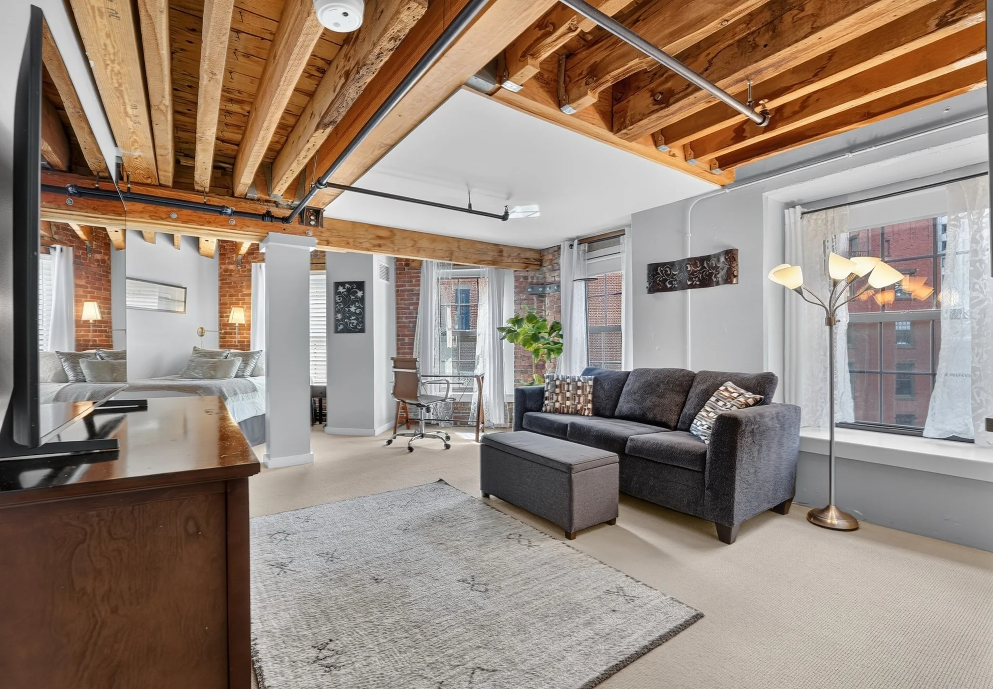 Studio bed, 1 bath apartment for rent at 101 Broad St Unit 6G, Boston Downtown — photo 2 of 22