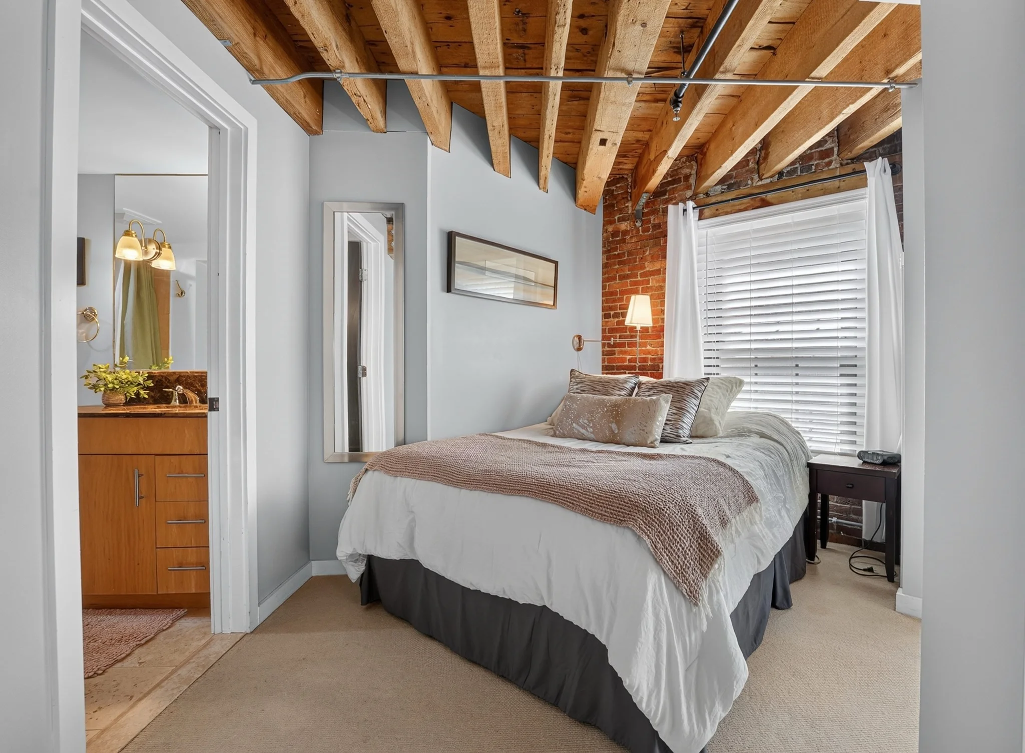 Studio bed, 1 bath apartment for rent at 101 Broad St Unit 6G, Boston Downtown — photo 8 of 22