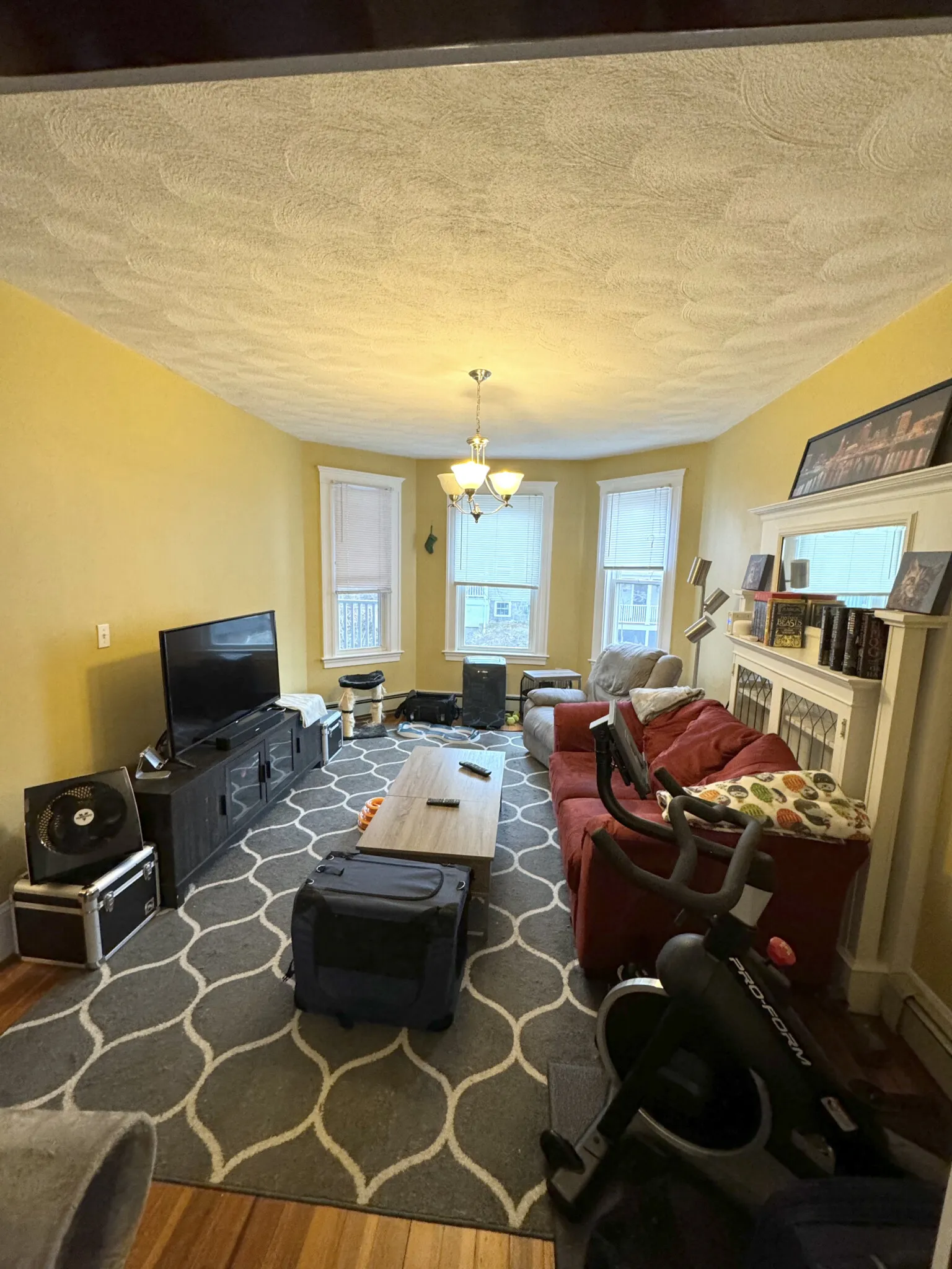 2 bed, 1 bath apartment for rent at 101 Browne St Unit 2, Coolidge Corner — photo 2 of 14
