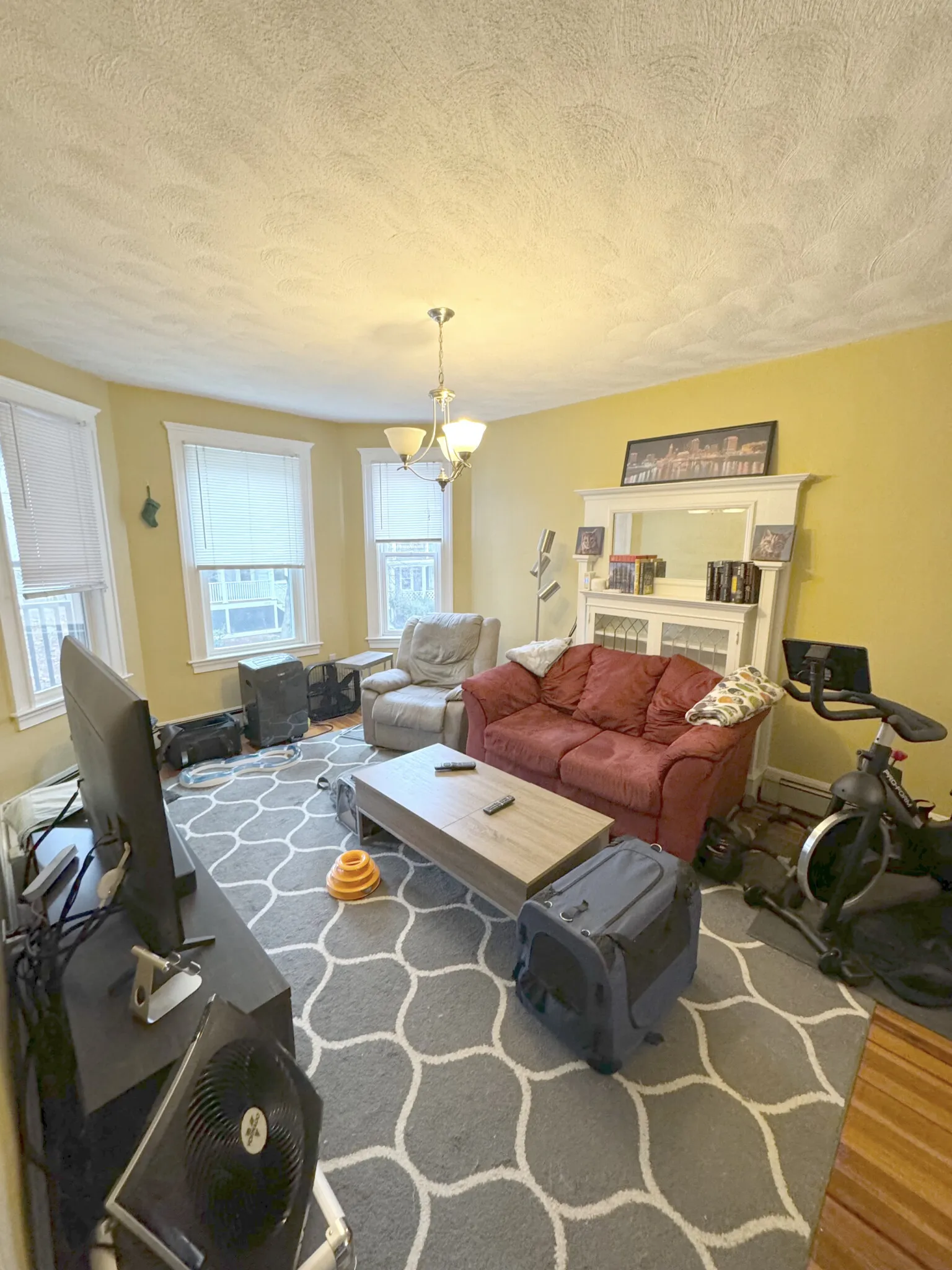 2 bed, 1 bath apartment for rent at 101 Browne St Unit 2, Coolidge Corner