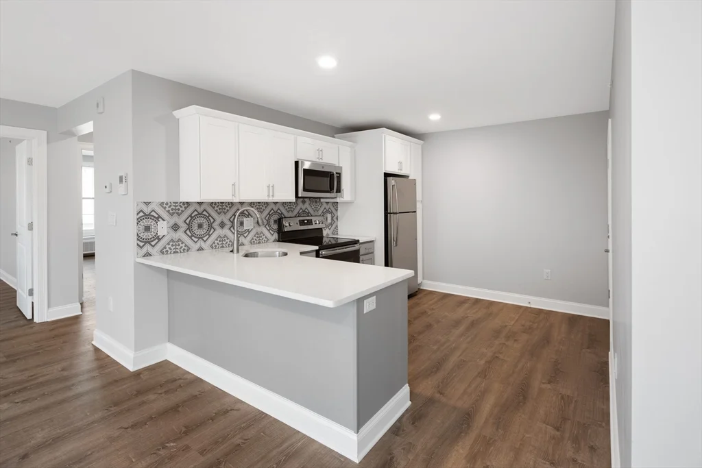 2 bed, 1 bath apartment for rent at 101 California Ave Unit 103, Quincy — photo 3 of 13