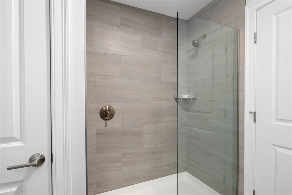 2 bed, 1 bath apartment for rent at 101 California Ave Unit 103, Quincy — photo 9 of 13