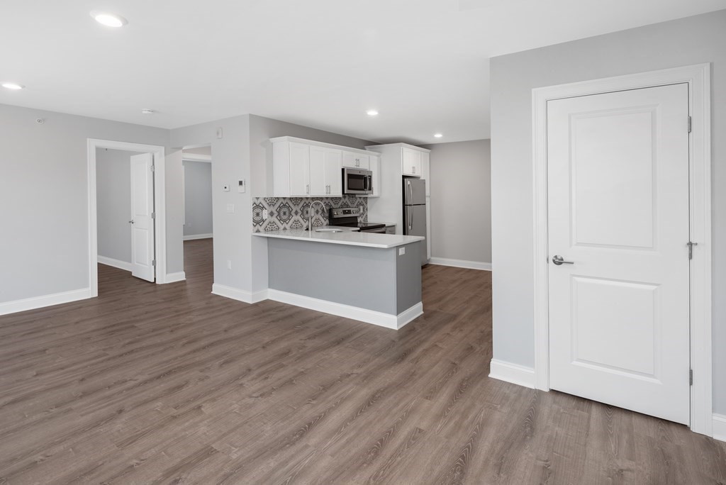 2 bed, 1 bath apartment for rent at 101 California Ave Unit 302, West Quincy — photo 5 of 10