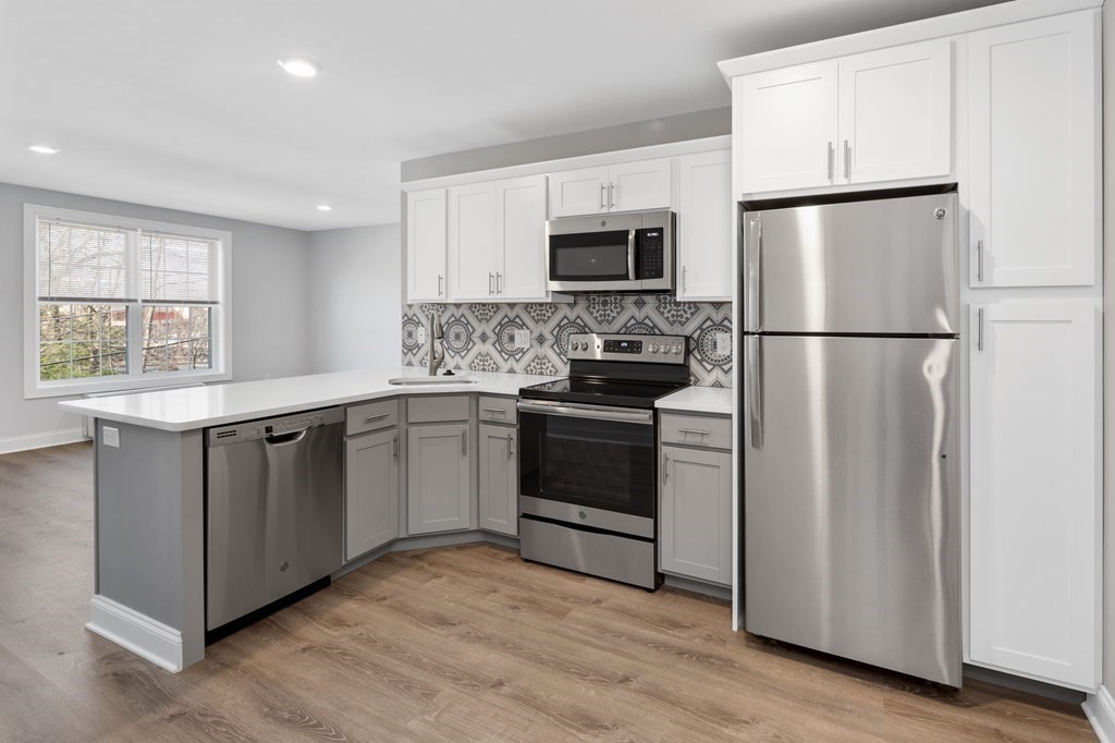 2 bed, 1 bath apartment for rent at 101 California Ave Unit 302, West Quincy — photo 3 of 10