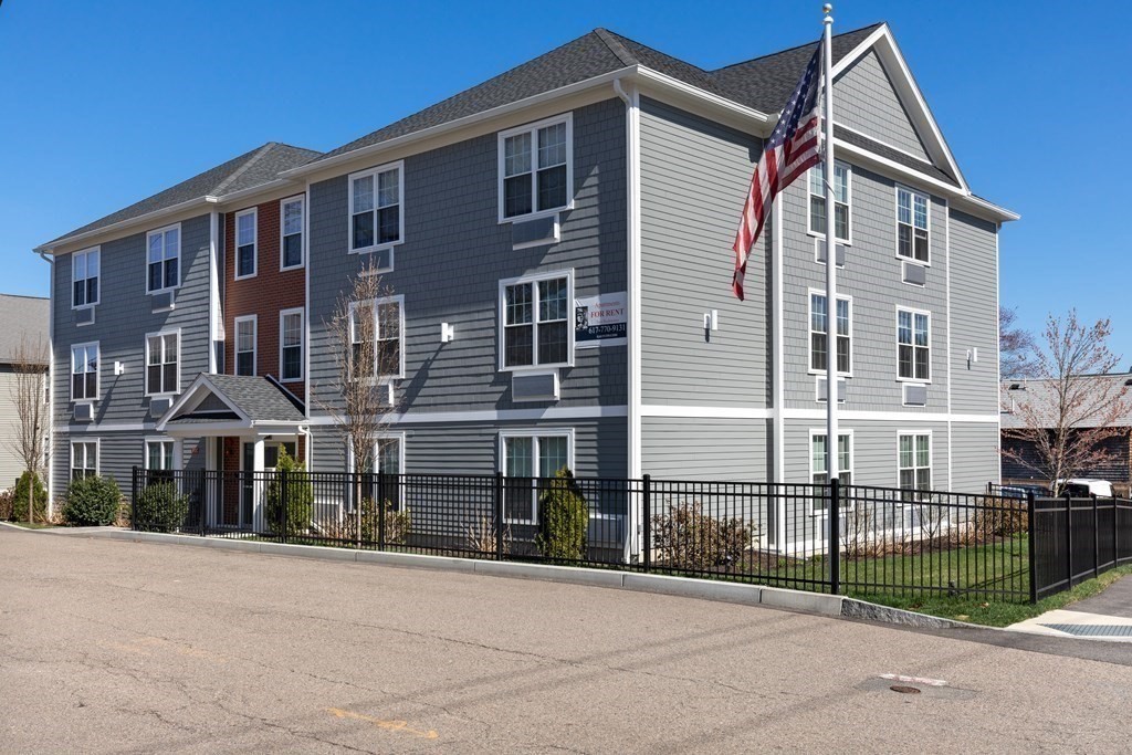 2 bed, 1 bath apartment for rent at 101 California Ave Unit 302, West Quincy — photo 1 of 10