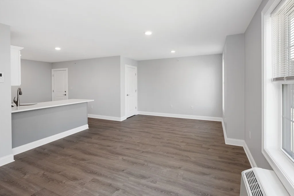 2 bed, 1 bath apartment for rent at 101 California Ave Unit 303, Quincy — photo 5 of 13