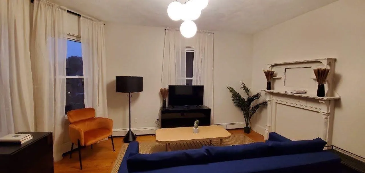4 bed, 1 bath apartment for rent at 101 Calumet St Unit 1, Mission Hill — photo 8 of 15