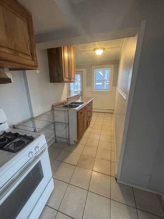 2 bed, 1 bath apartment for rent at 101 Cedar St Unit 2, Haverhill — photo 5 of 14