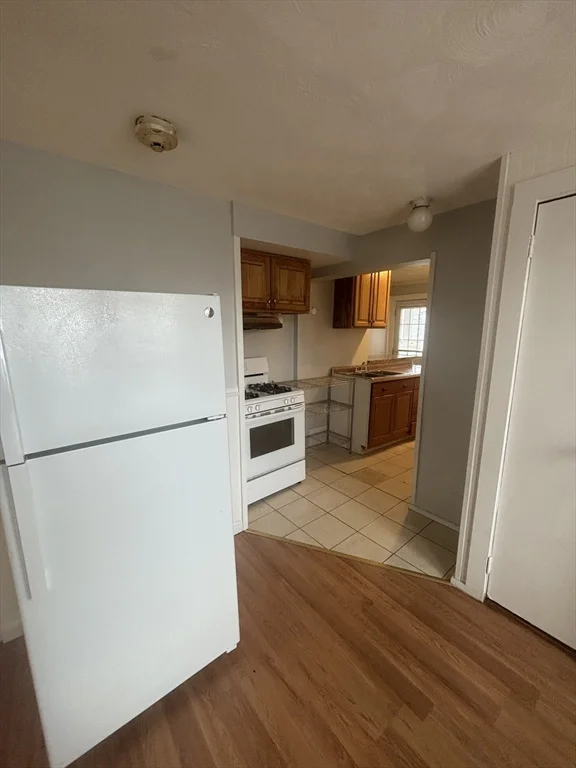 2 bed, 1 bath apartment for rent at 101 Cedar St Unit 2, Haverhill — photo 4 of 14
