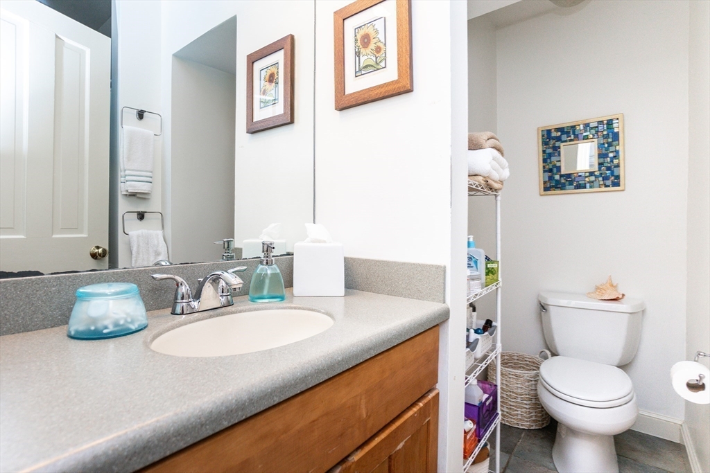2 bed, 1 bath apartment for rent at 101 Central Ave Unit 1, Newtonville — photo 14 of 22