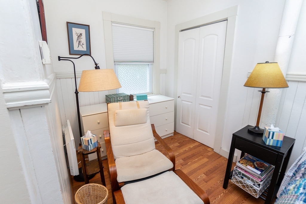 2 bed, 1 bath apartment for rent at 101 Central Ave Unit 1, Newtonville — photo 18 of 22