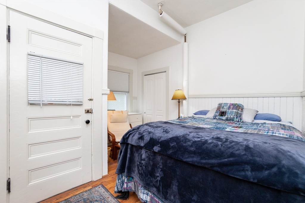 2 bed, 1 bath apartment for rent at 101 Central Ave Unit 1, Newtonville — photo 16 of 22