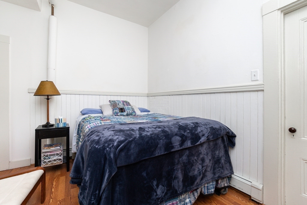 2 bed, 1 bath apartment for rent at 101 Central Ave Unit 1, Newtonville — photo 17 of 22