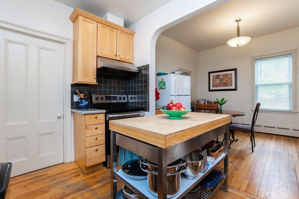 2 bed, 1 bath apartment for rent at 101 Central Ave Unit 1, Newtonville — photo 7 of 22
