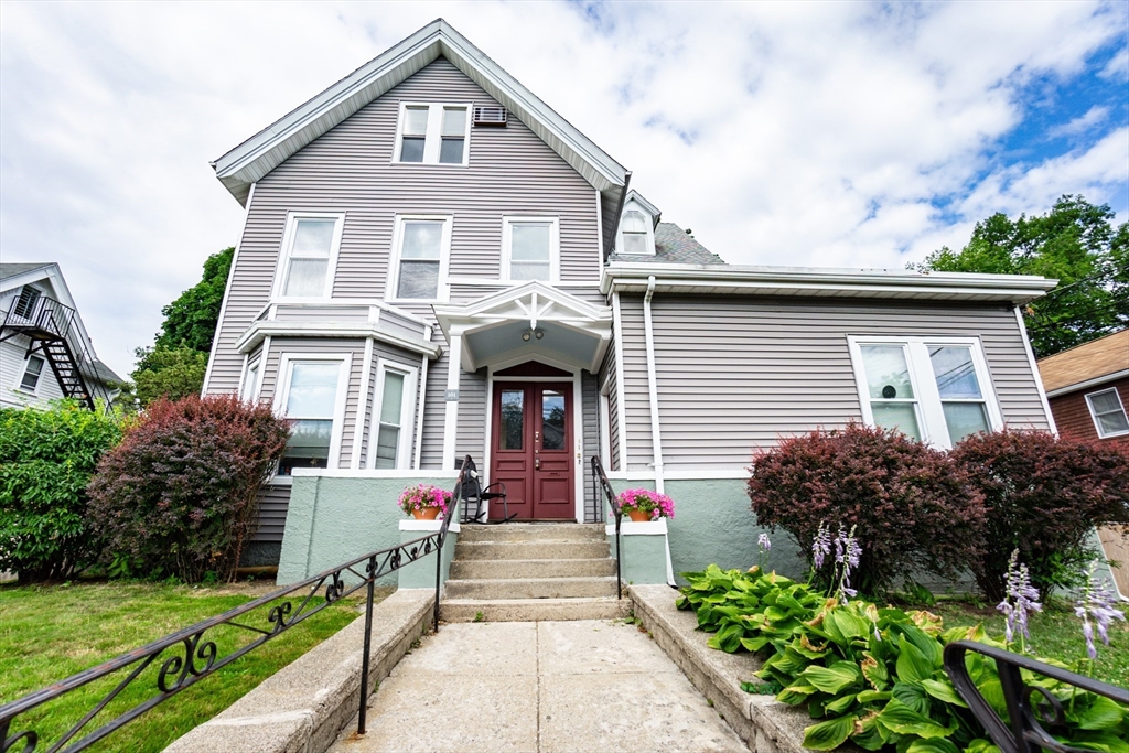 2 bed, 1 bath apartment for rent at 101 Central Ave Unit 1, Newtonville