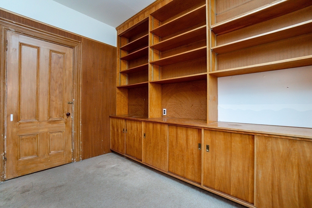 2 bed, 1 bath apartment for rent at 101 Central Ave Unit 2, Newtonville — photo 17 of 23