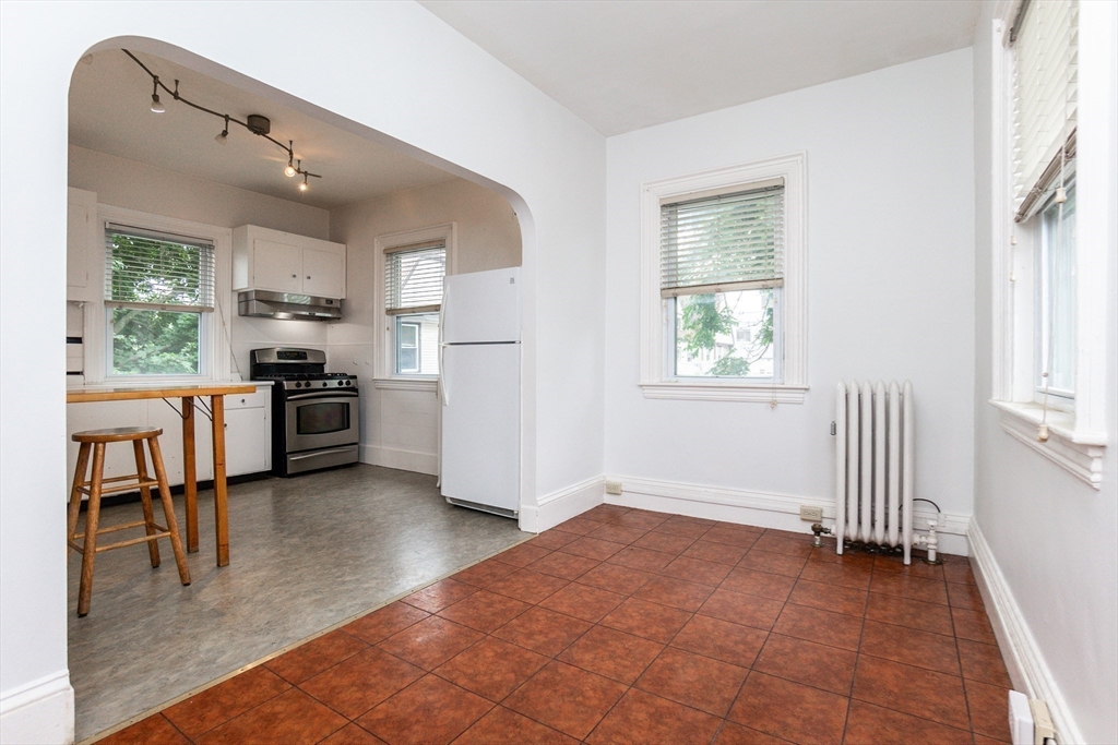 2 bed, 1 bath apartment for rent at 101 Central Ave Unit 2, Newtonville — photo 9 of 23