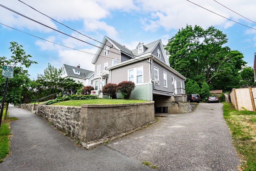 2 bed, 1 bath apartment for rent at 101 Central Ave Unit 2, Newtonville — photo 2 of 23