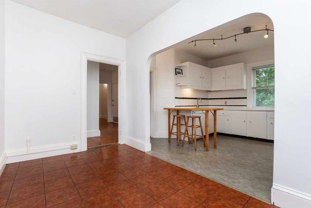 2 bed, 1 bath apartment for rent at 101 Central Ave Unit 2, Newtonville — photo 7 of 23