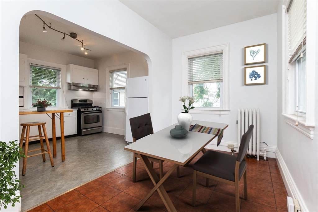 2 bed, 1 bath apartment for rent at 101 Central Ave Unit 2, Newtonville — photo 8 of 23