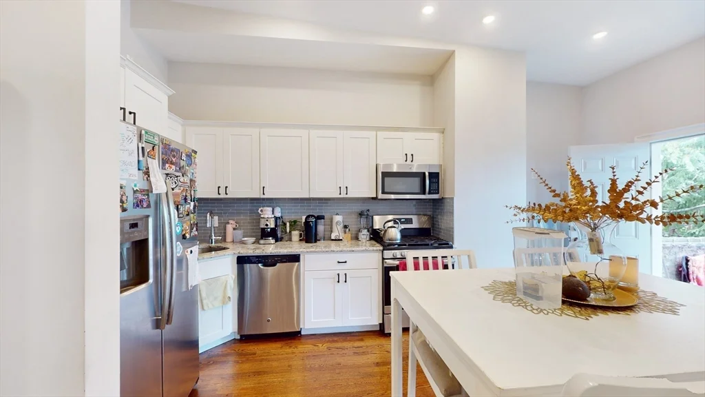 3 bed, 1 bath apartment for rent at 101 Chelsea St Unit 2, East Boston — photo 3 of 10