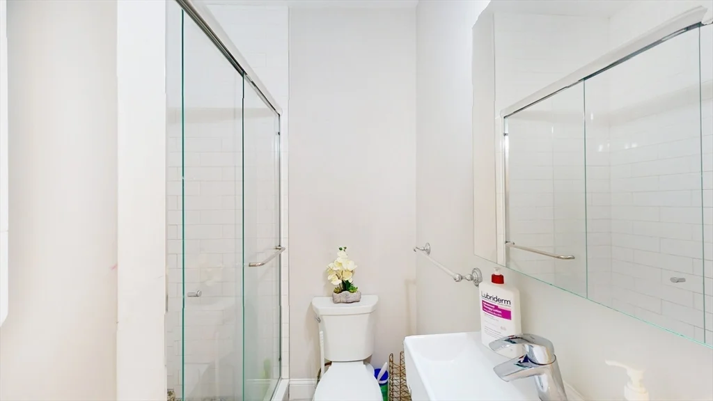 3 bed, 1 bath apartment for rent at 101 Chelsea St Unit 2, East Boston — photo 9 of 10
