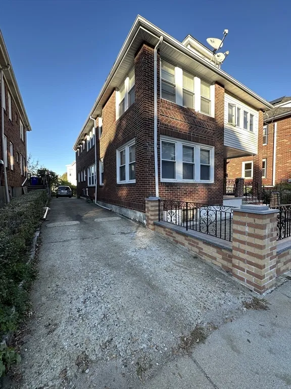 3 bed, 1 bath apartment for rent at 101 Colborne Rd Unit 101, Brighton — photo 2 of 14