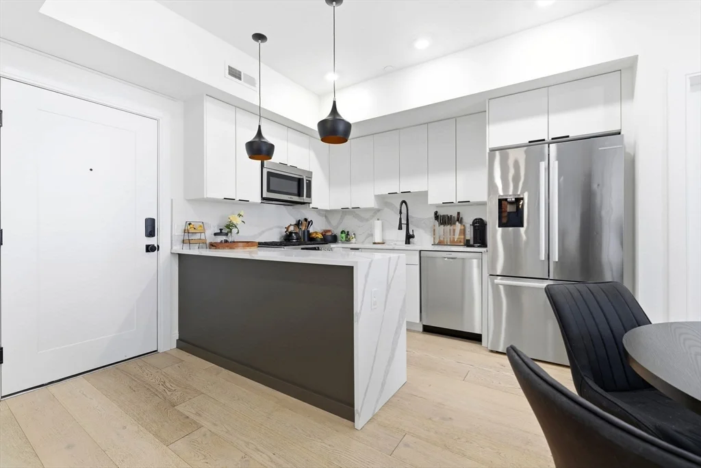 2 bed, 2 bath apartment for rent at 101 Condor St Unit 205, East Boston — photo 4 of 26