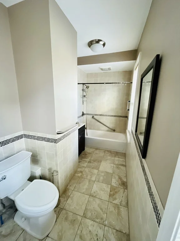 5 bed, 1 bath apartment for rent at 101 Cross St Unit 2, East Somerville — photo 8 of 8