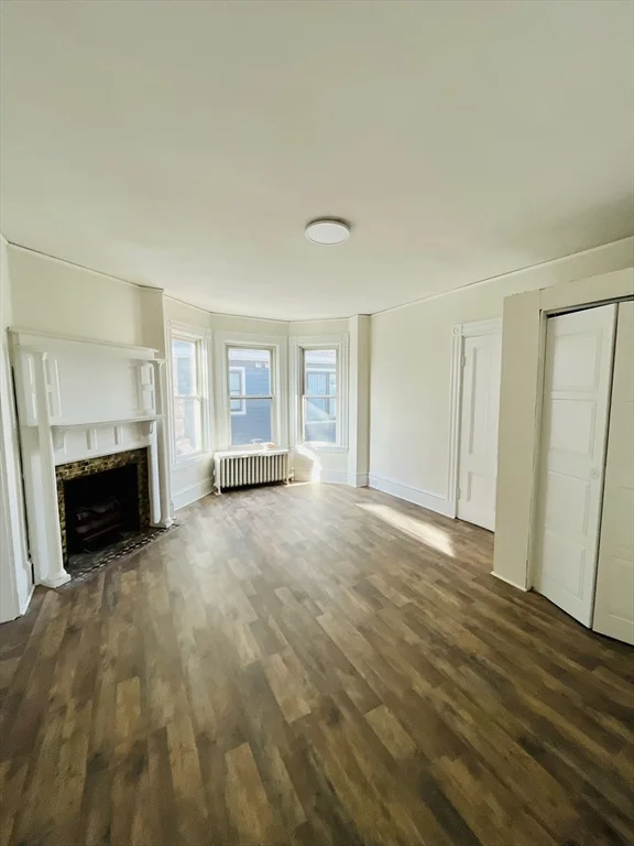 5 bed, 1 bath apartment for rent at 101 Cross St Unit 2, East Somerville — photo 4 of 8