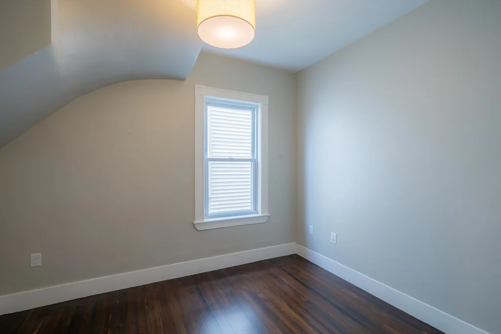 3 bed, 2 bath apartment for rent at 101 Draper St Unit 1, Dorchester — photo 9 of 14