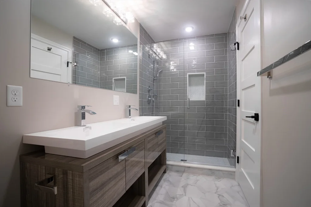 3 bed, 2 bath apartment for rent at 101 Draper St Unit 1, Dorchester — photo 13 of 14