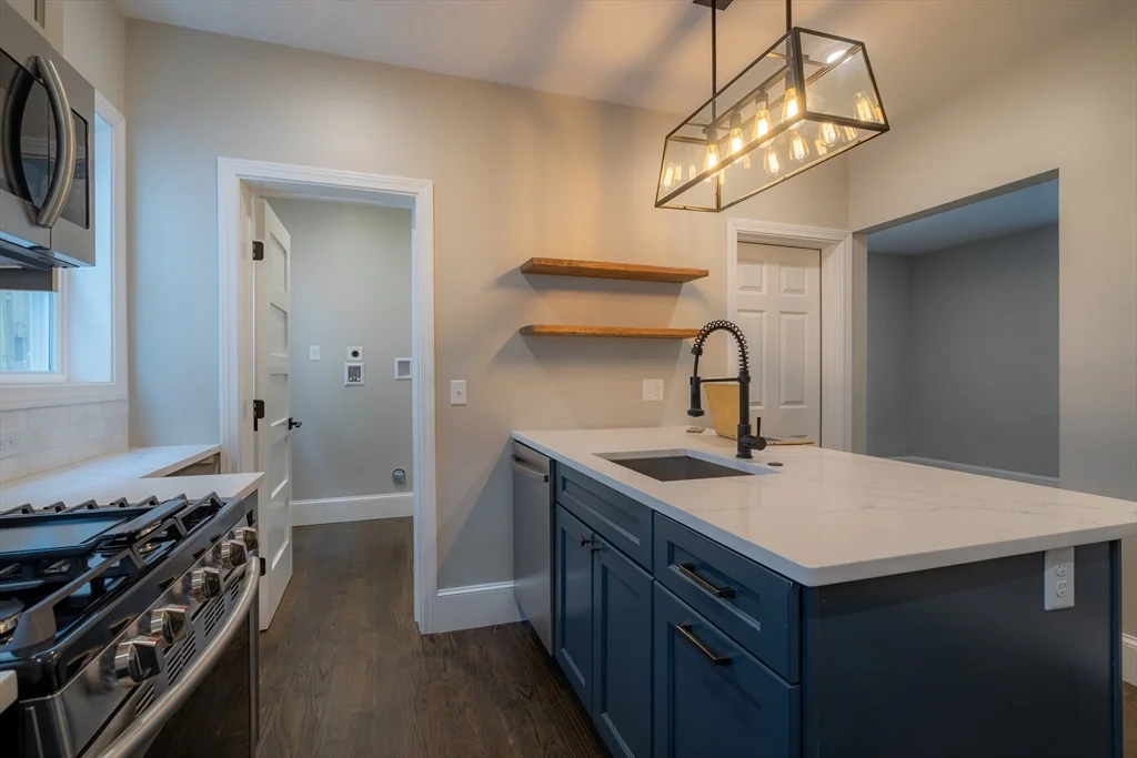 3 bed, 2 bath apartment for rent at 101 Draper St Unit 1, Dorchester — photo 4 of 14