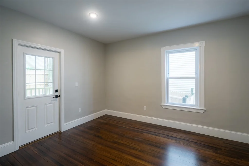 3 bed, 2 bath apartment for rent at 101 Draper St Unit 1, Dorchester — photo 5 of 14