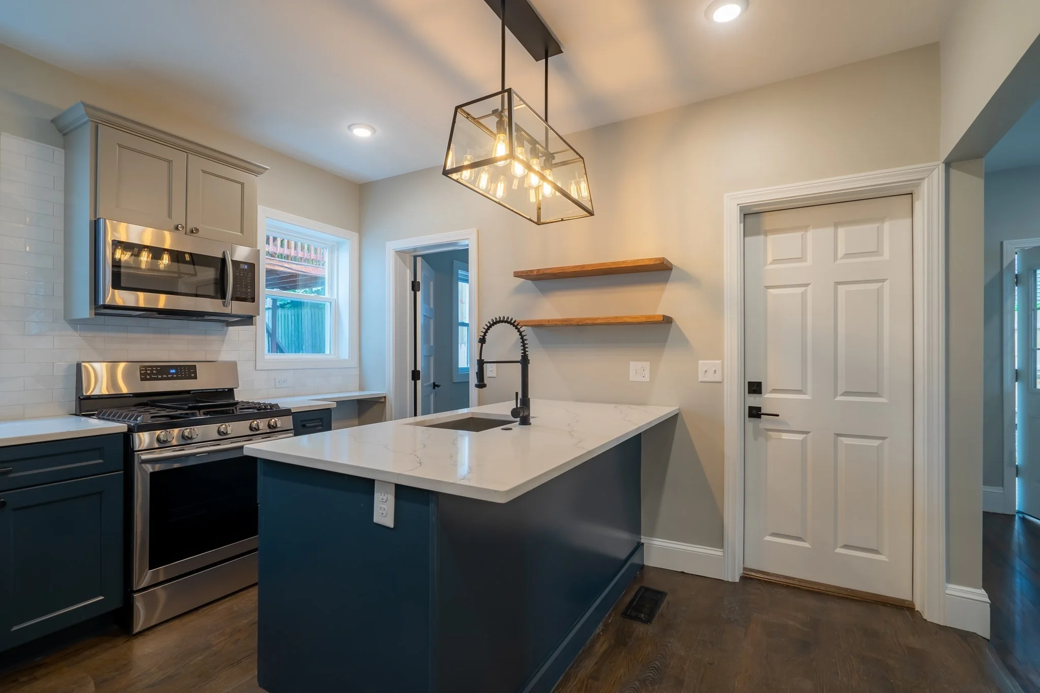 3 bed, 2 bath apartment for rent at 101 Draper St Unit 1, Dorchester — photo 2 of 13