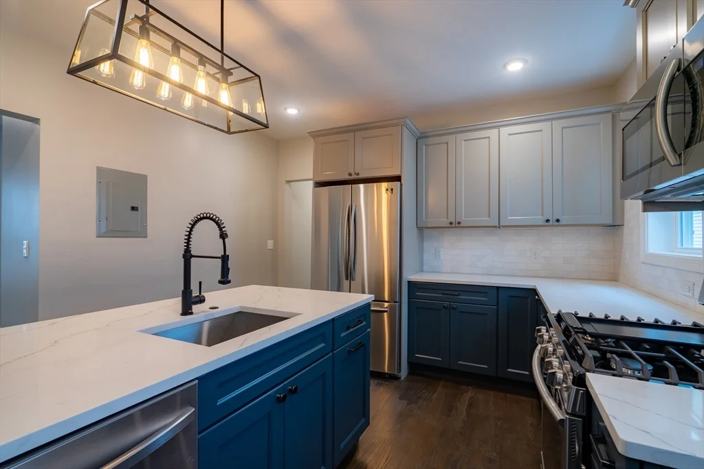 3 bed, 2 bath apartment for rent at 101 Draper St Unit 1, Dorchester — photo 2 of 14