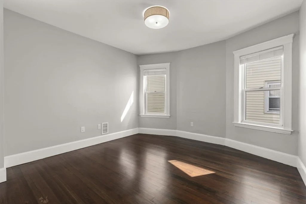 3 bed, 2 bath apartment for rent at 101 Draper St Unit 2, Dorchester — photo 8 of 19
