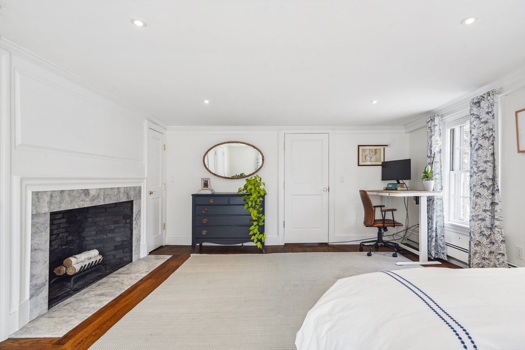 5 bed, 2 bath apartment for rent at 101 Elm St, Marblehead — photo 20 of 33