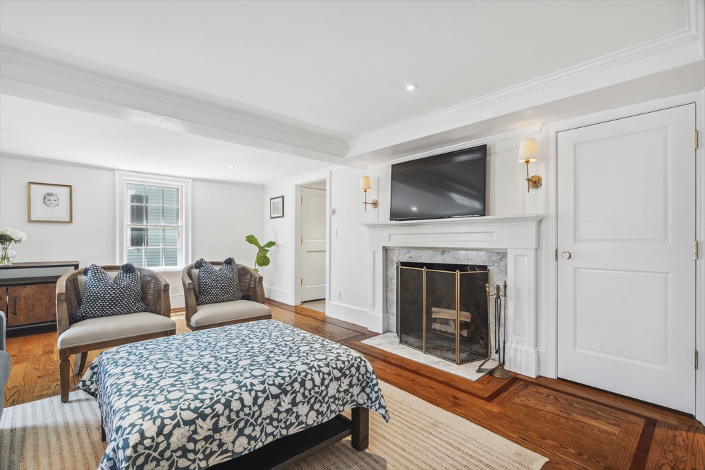 5 bed, 2 bath apartment for rent at 101 Elm St, Marblehead — photo 15 of 33
