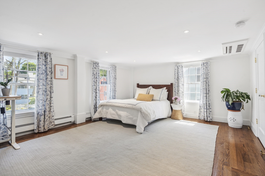 5 bed, 2 bath apartment for rent at 101 Elm St, Marblehead — photo 19 of 33