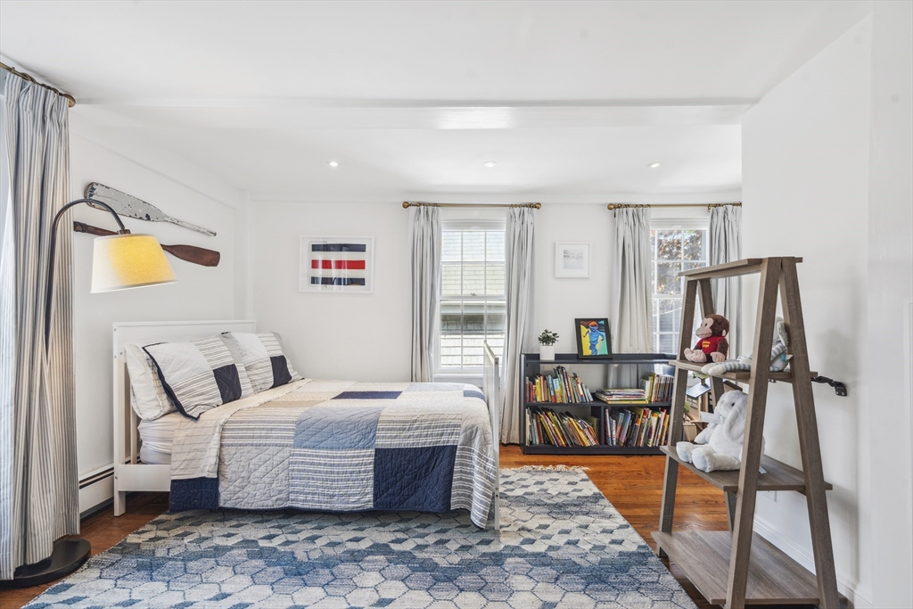 5 bed, 2 bath apartment for rent at 101 Elm St, Marblehead — photo 17 of 33