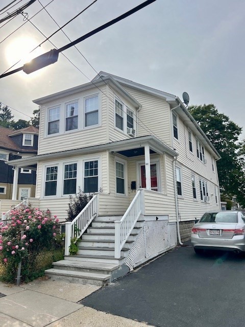 3 bed, 1 bath apartment for rent at 101 Etna St Unit 1, Brighton — photo 2 of 9