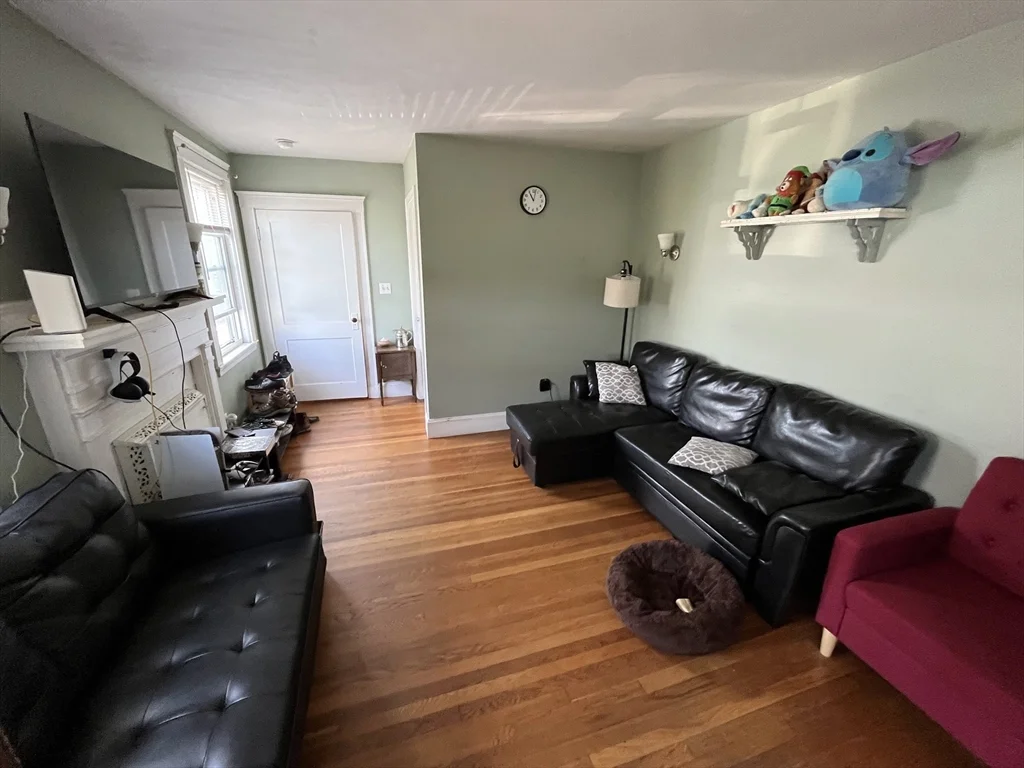 3 bed, 1 bath apartment for rent at 101 Etna Unit 0, Boston — photo 4 of 14