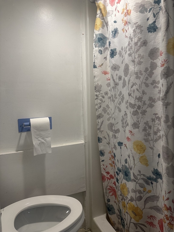 5 bed, 2 bath apartment for rent at 101 Faneuil St, Brighton — photo 14 of 16