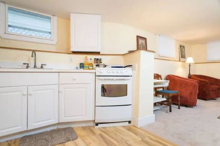1 bed, 1 bath apartment for rent at 101 Fayerweather St Unit B, West Cambridge