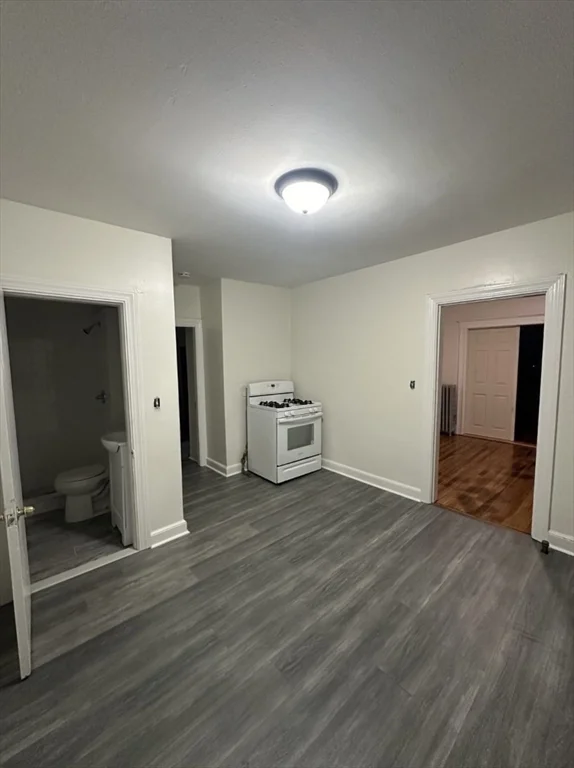 3 bed, 1 bath apartment for rent at 101 Florence Unit 2, Revere Beach — photo 2 of 8