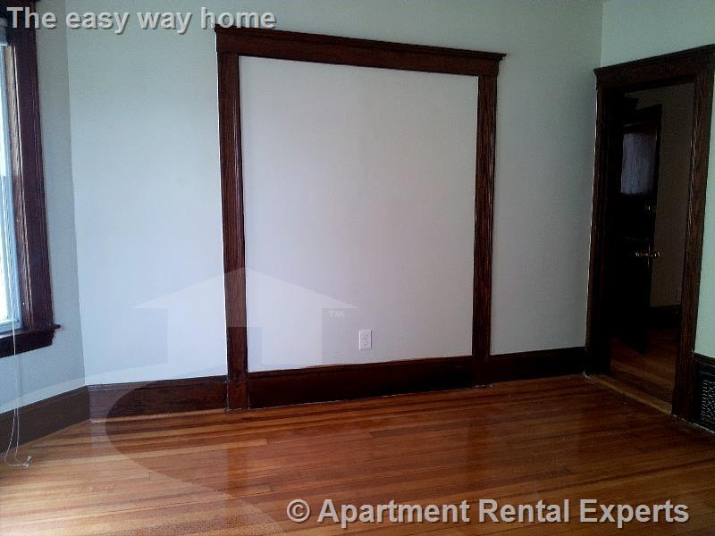 4 bed, 1 bath apartment for rent at 101 Heath St Unit 1, Winter Hill — photo 3 of 10