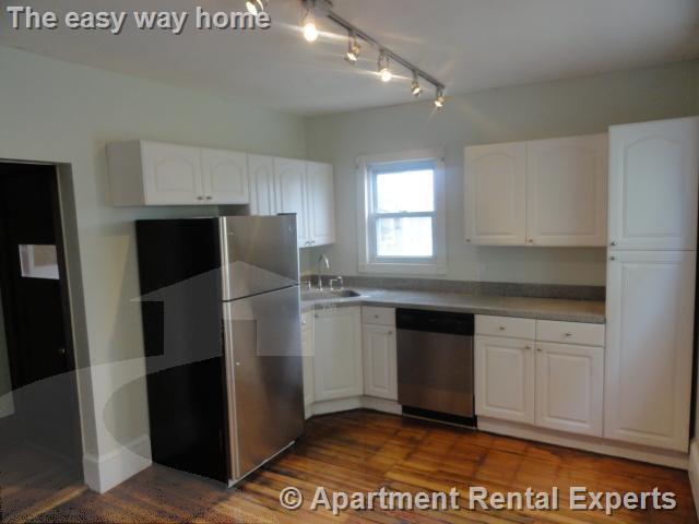 4 bed, 1 bath apartment for rent at 101 Heath St Unit 1, Winter Hill — photo 1 of 10