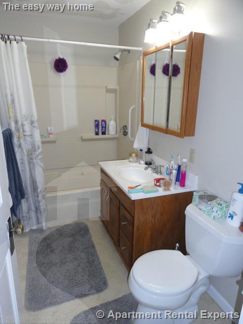 4 bed, 1 bath apartment for rent at 101 Heath St Unit 2, Winter Hill — photo 6 of 9