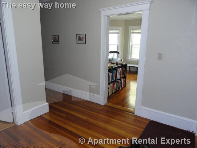4 bed, 1 bath apartment for rent at 101 Heath St Unit 2, Winter Hill — photo 7 of 9